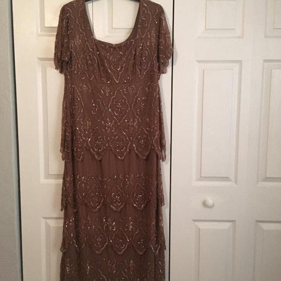 Mother of the Bride dress - Picture 2 of 4